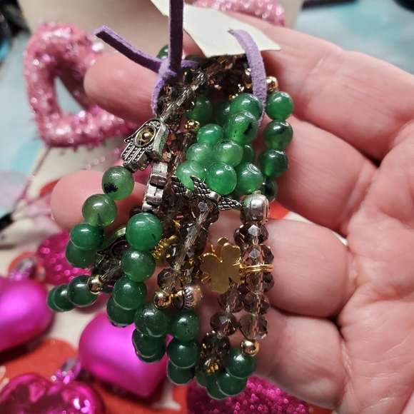 NWT 7 Green Aventurine stretchy bracelets with 4 leaf clovers and other charms. - Picture 13 of 13